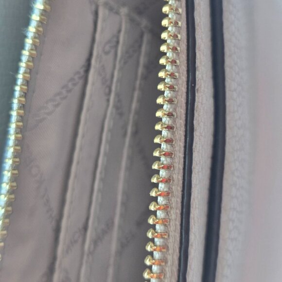 MICHAEL KORS PEBBLE LEATHER CROSSBODY & WALLET - Picture 11 of 15